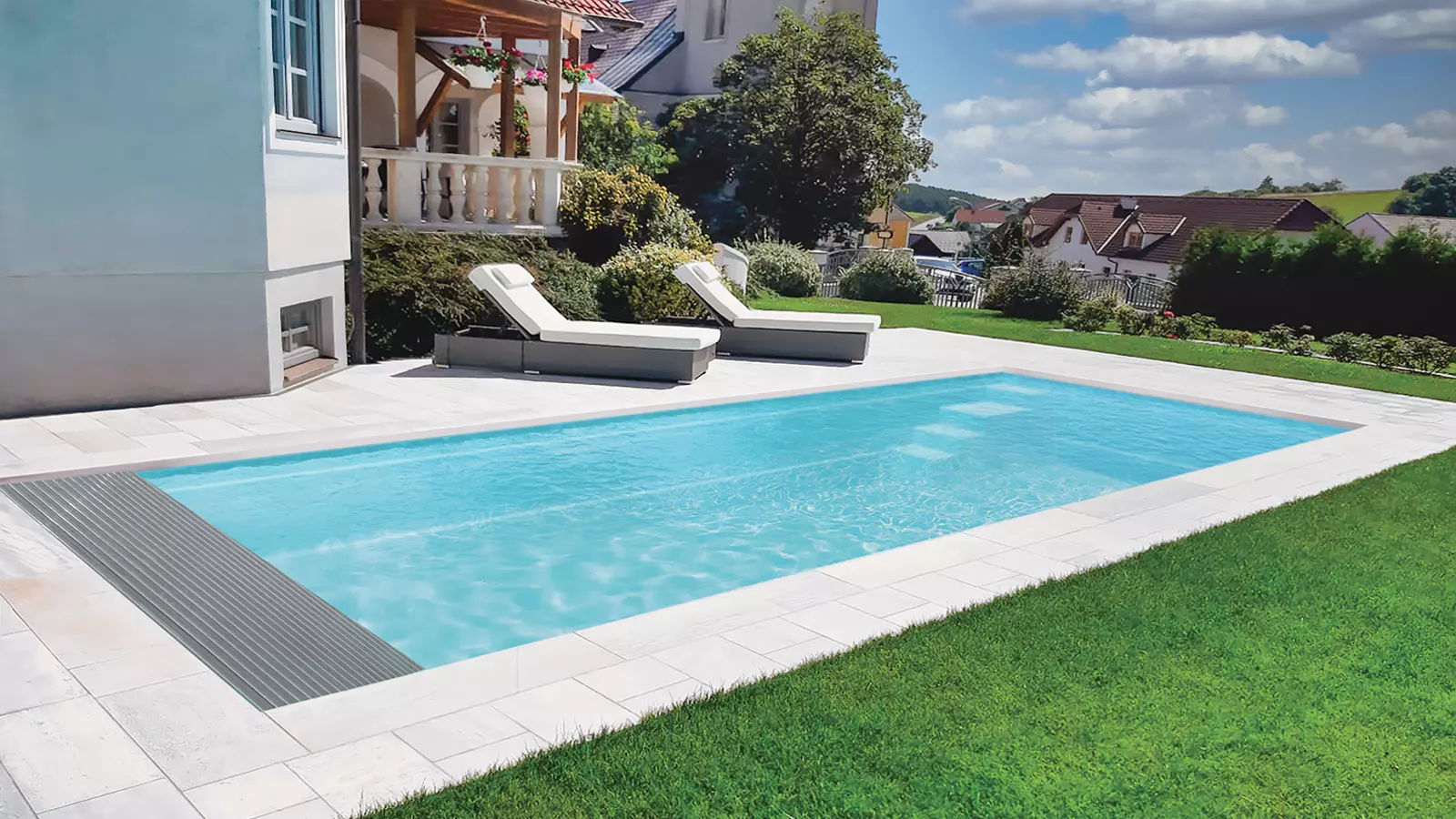 The Encore fiberglass swimming pool design by Leisure Pools