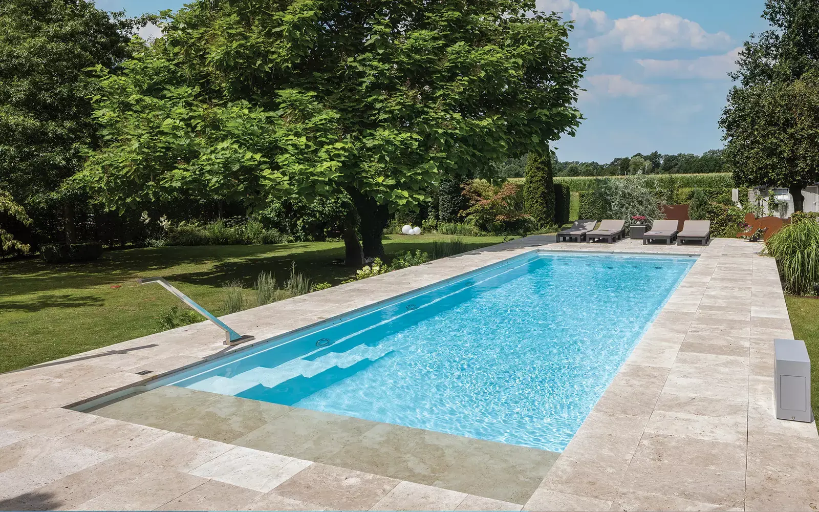 The Definitive, a fiberglass pool design by Leisure Pools