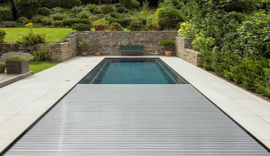 The Linear™ Contemporary Design. High waterline.